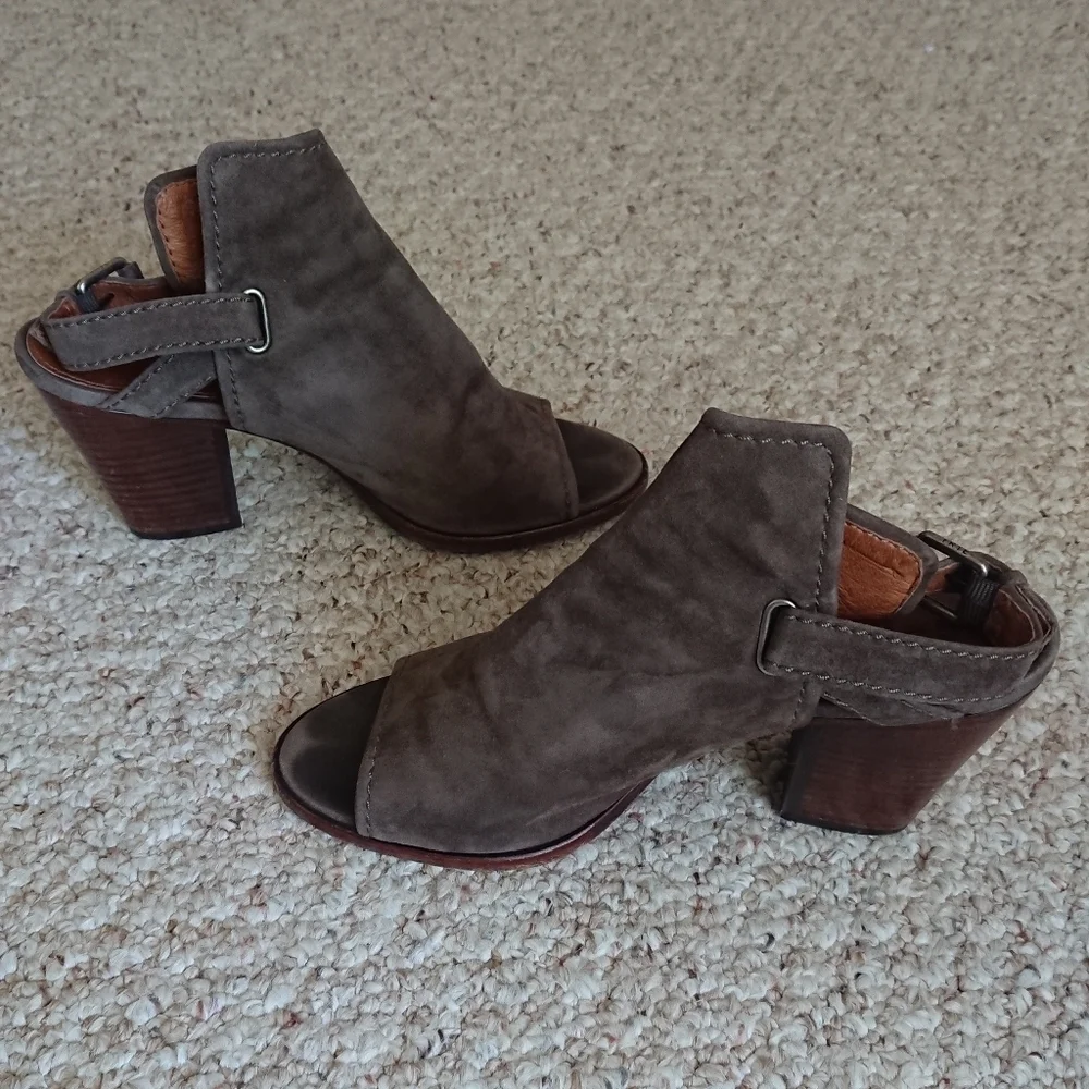 FRYE Dani Shield Sling Peep Toe Khaki Suede heels size 8.5